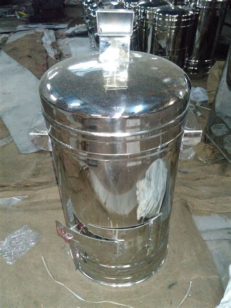 Stainless Steel Temple Hundi at Rs 420/kg 